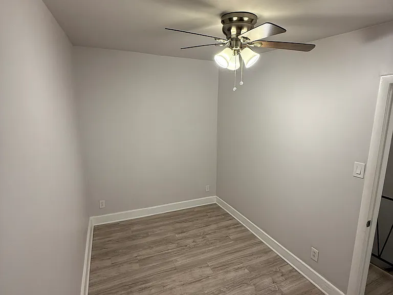 2040 N Darien St — Photo 18