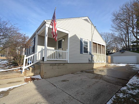 5th image of 735 Joslyn St