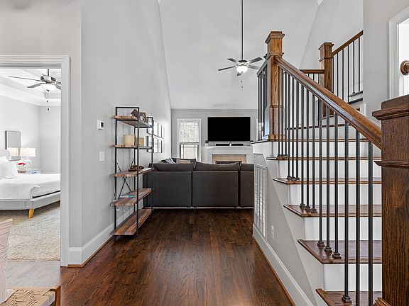 4th image of 6775 Doughboys Ln