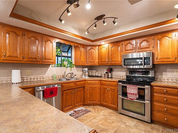 2nd image of 1548 Mockingbird Ln