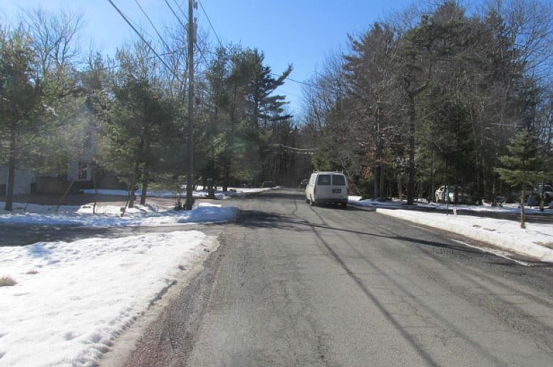 2nd image of 106 Holiday Dr