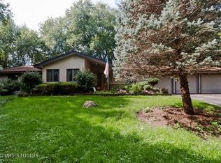 30280 N Sunnyview Rd, Libertyville, IL 60048