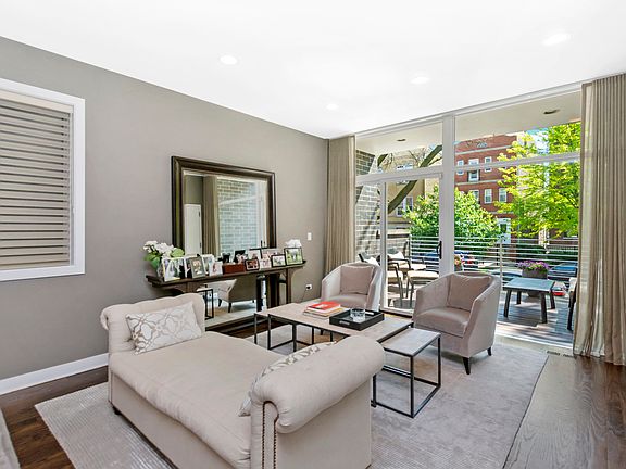 2nd image of 1530 N Artesian Ave #1