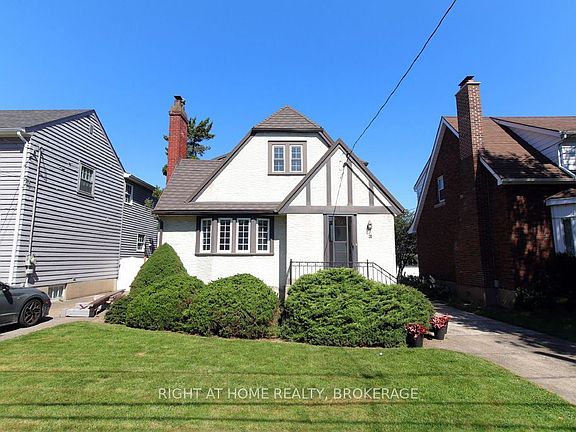 3rd image of 31 Stuart Ave