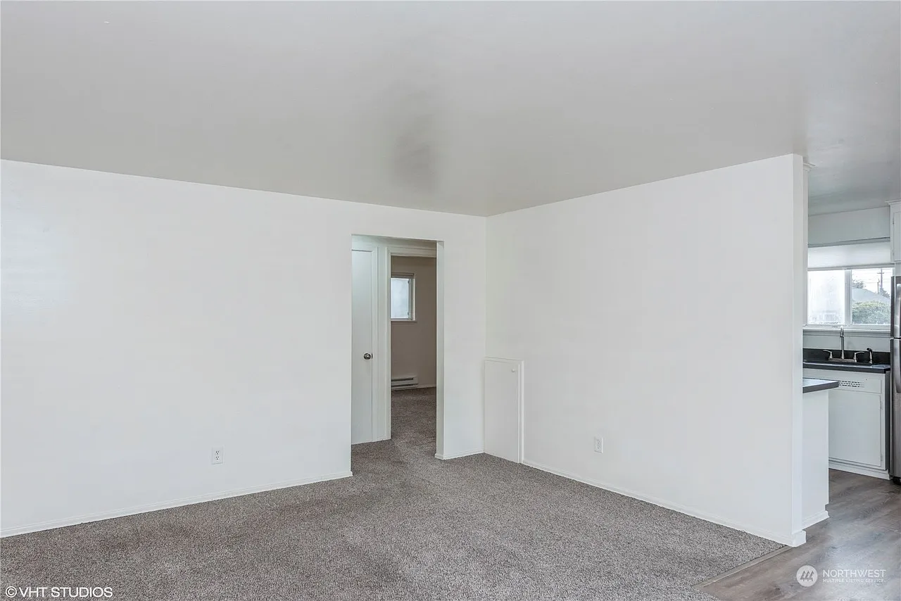 Studio, 500 sqft, $1,395 — Photo 2