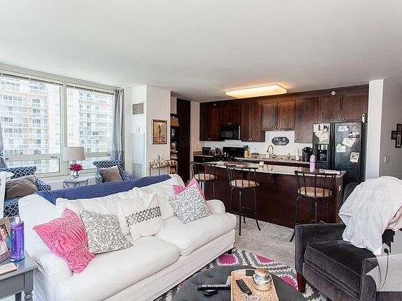 2nd image of 33 W Ontario St APT 38B
