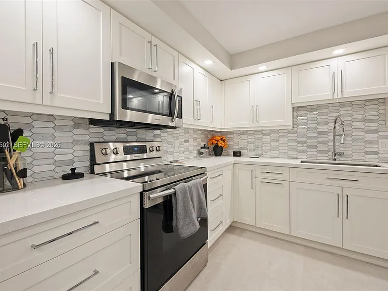 3500 Galt Ocean Dr #803 — Photo 23