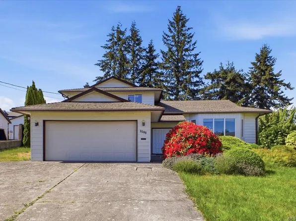 3586 Country Club Dr, Nanaimo, BC V9T 1T9
