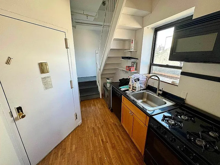 11-27 Nameoke St #3K — Photo 6