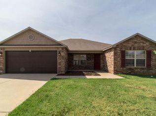 761 Morningside Dr, Centerton, AR 72719