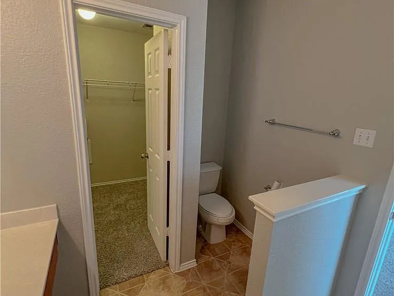 325 Altamont St — Photo 17