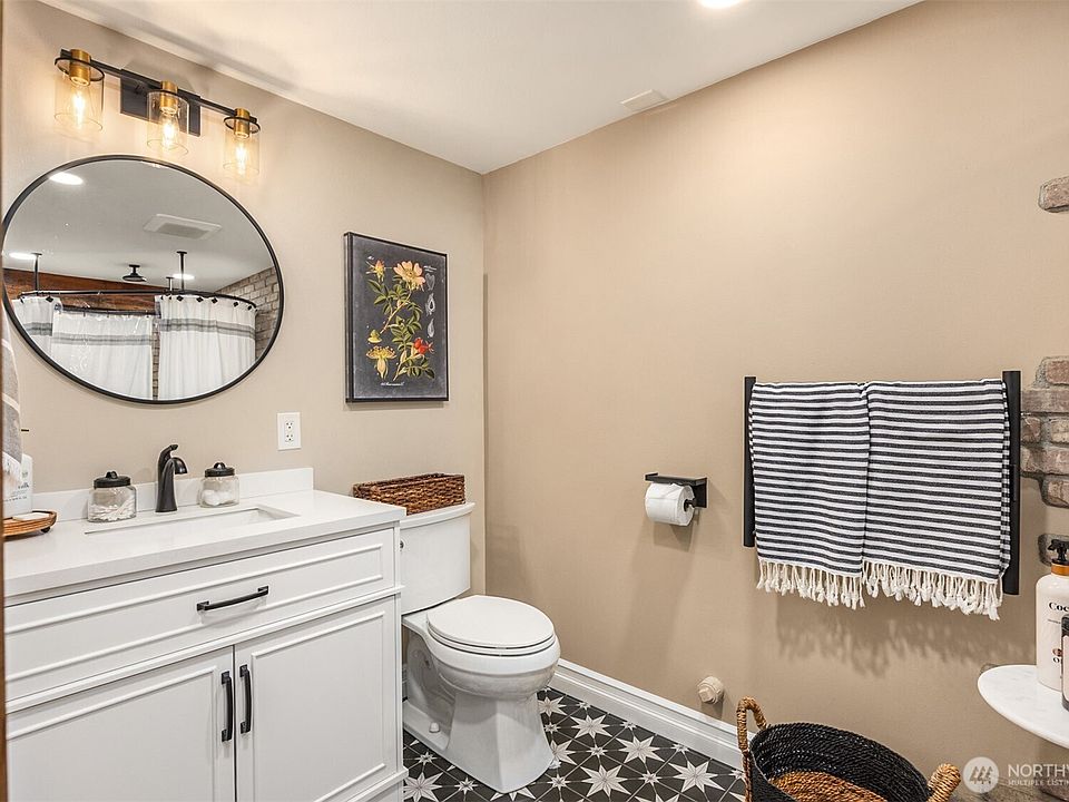 29th image of this home