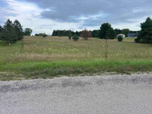 Skyview Ln #3, Waupaca, WI 54981