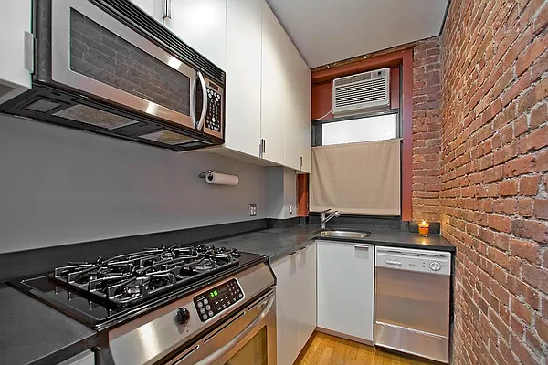 Rented by Corcoran | media 31