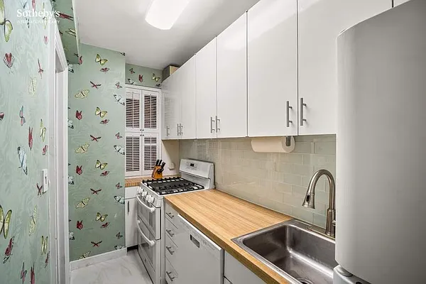 Rented by Sotheby's International Realty | media 13