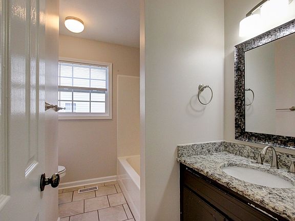 5th image of 341 Brook Mead Dr