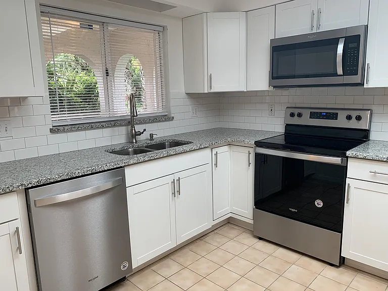 25 Plain View Dr #A — Photo 8