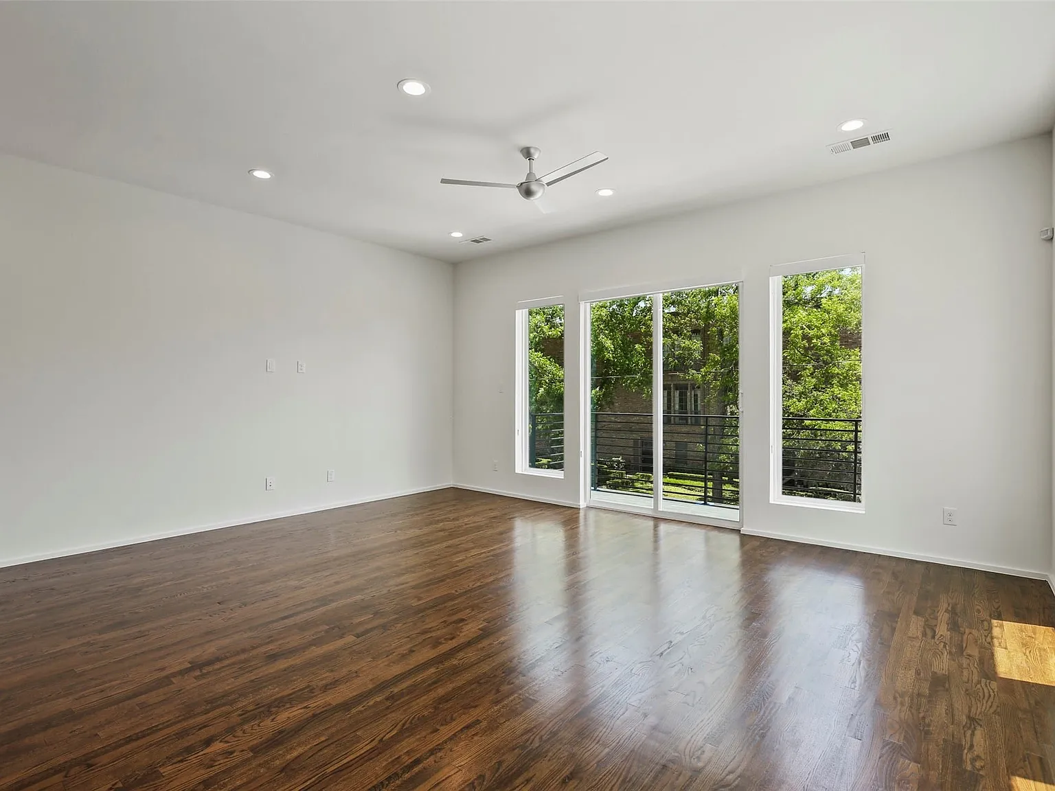 2 bed, 2.5 bath, 1700 sqft, $3,695 — Photo 3