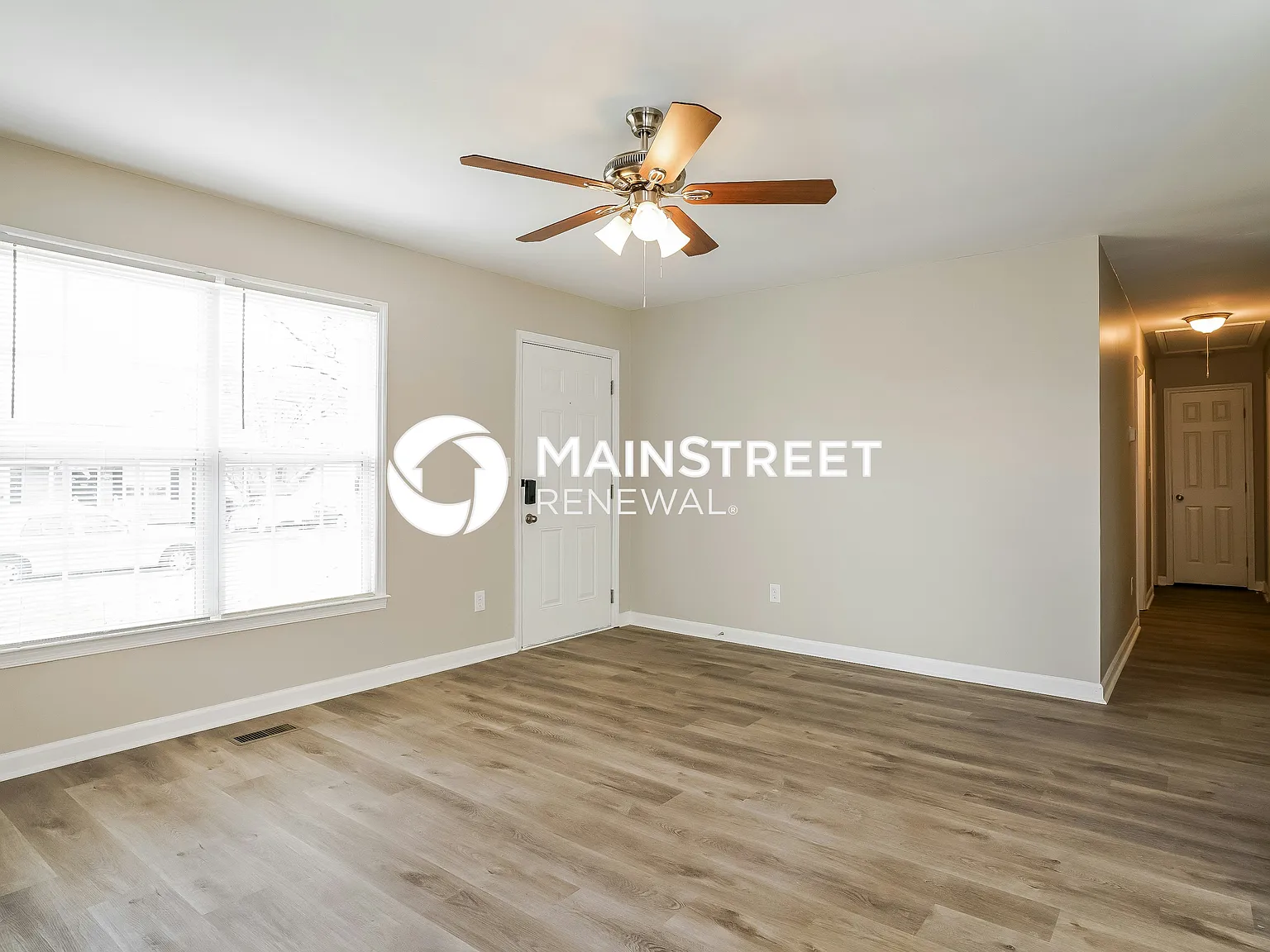 136 E Ridge Circle — Photo 4