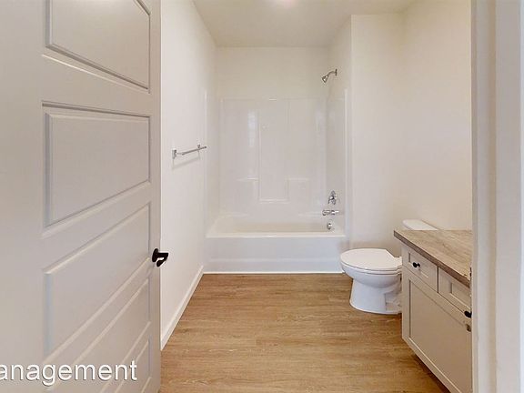 5th image of 1629 Windrow Dr #2D