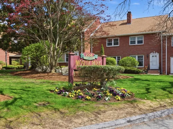 224 Park St APT B4, Stoneham, MA 02180