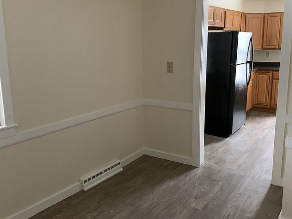 4th image of 277 Warren St #A