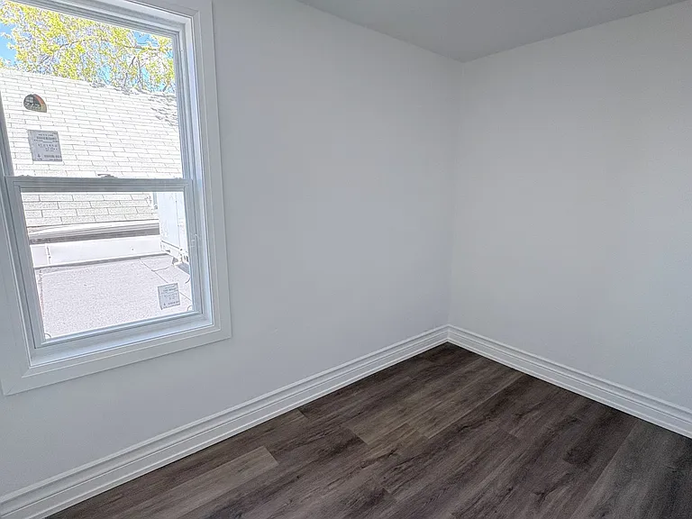 10 Ross St #2 — Photo 7