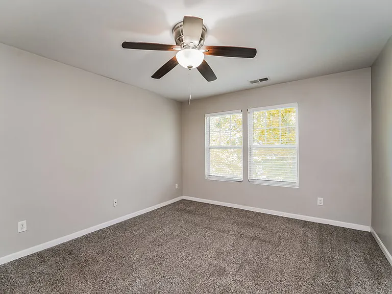 1040 Joselynn Dr — Photo 9