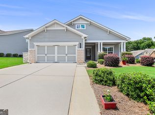 160 Maple Leaf Rd, Sharpsburg, GA 30277