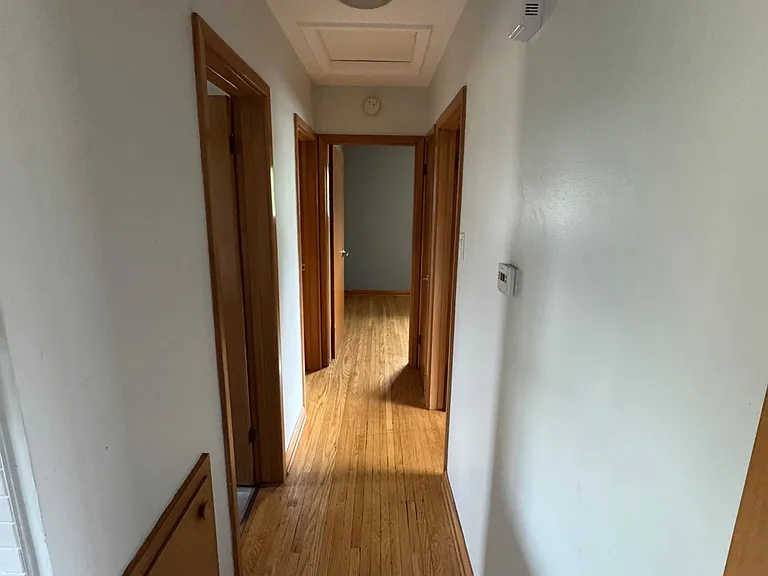 100 Susan Ave — Photo 14