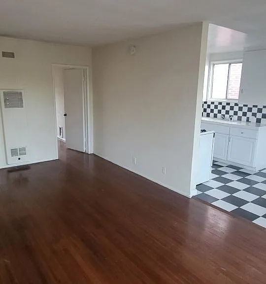2220 Brenta Pl #5 — Photo 1