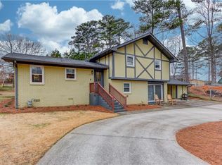 910 Timber Lake Dr, Cumming, GA 30041