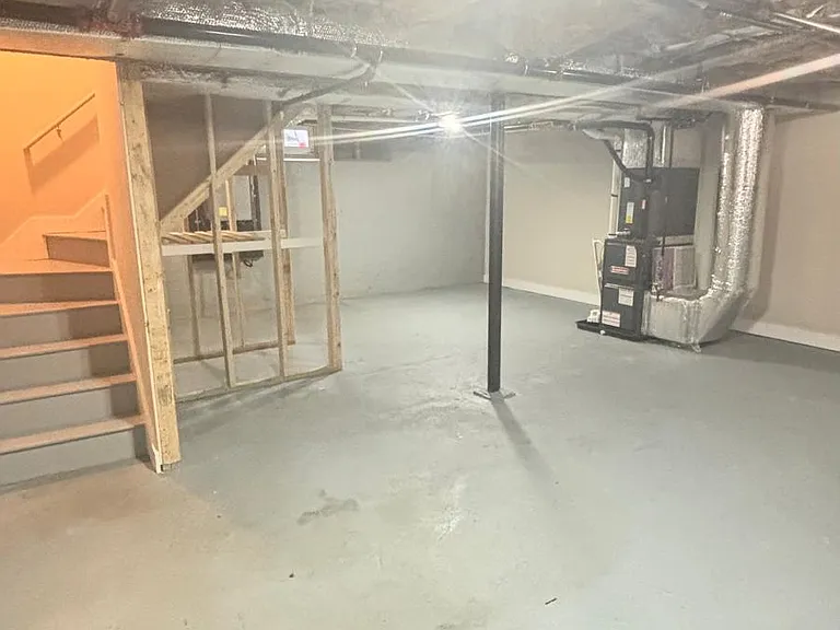 30 Forest Ave — Photo 24