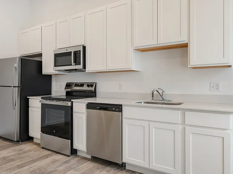 Reinbeck Apartments — Photo 12