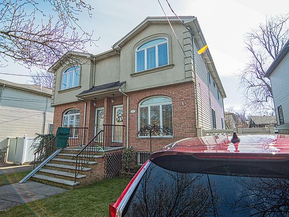 3rd image of 76 Beverly Ave