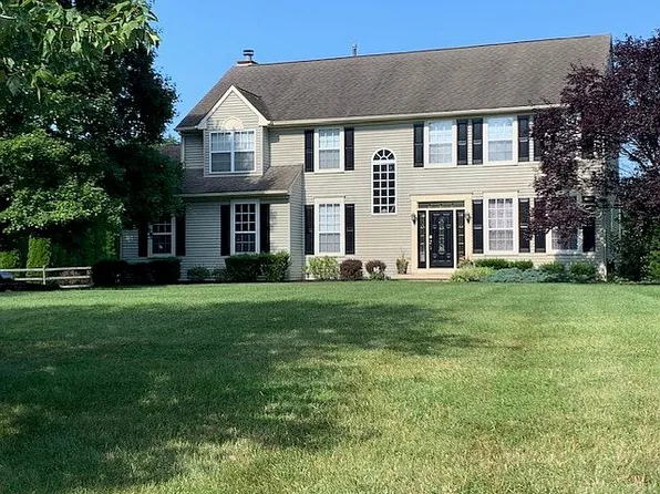 15 Cloverdale Way, Columbus, NJ 08022