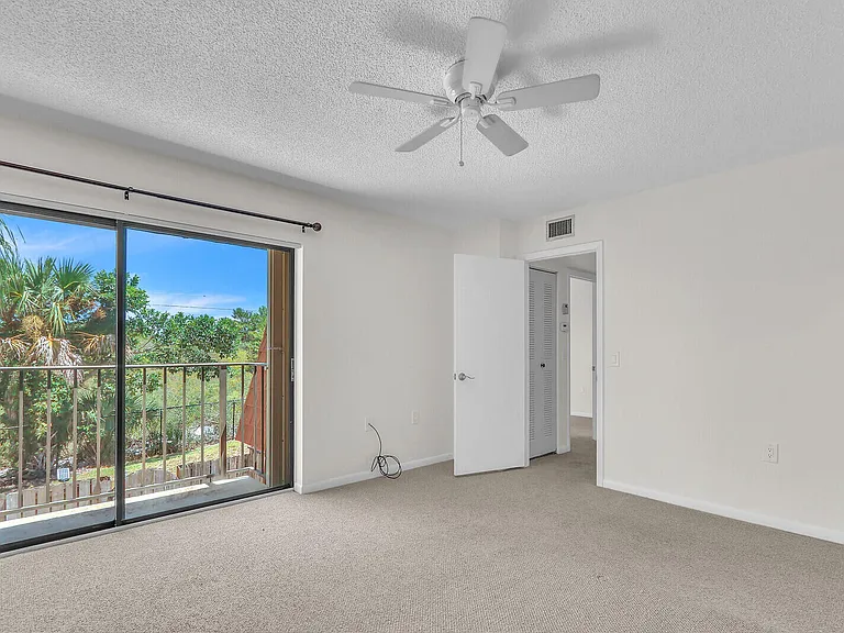 3026 30th Ct — Photo 10