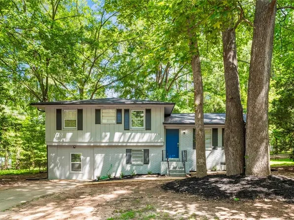 271 Leafwood Ln, Riverdale, GA 30274