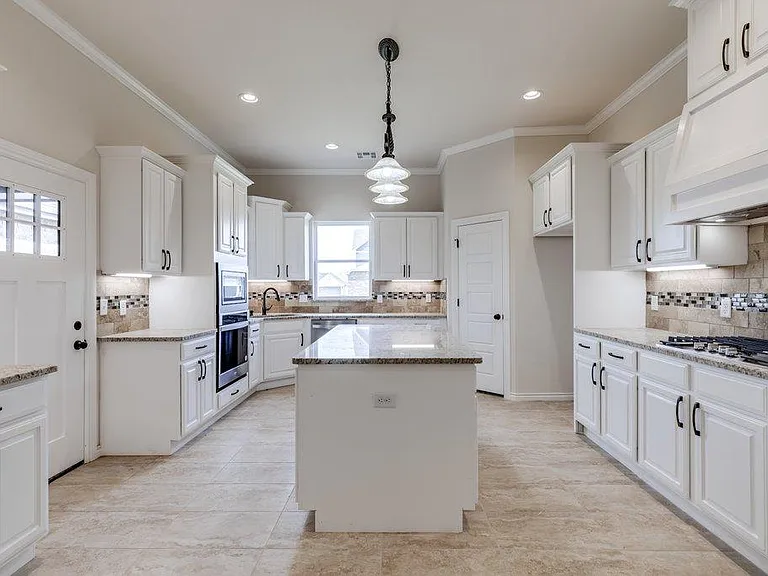 9305 SW 34th St — Photo 21
