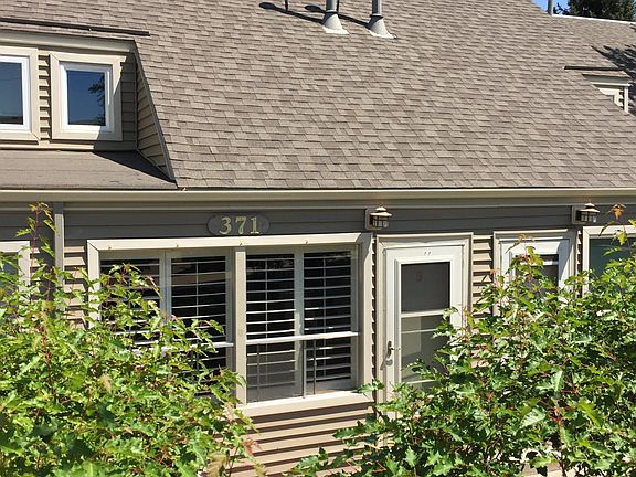 Hobbit's Ledge Condominium Community