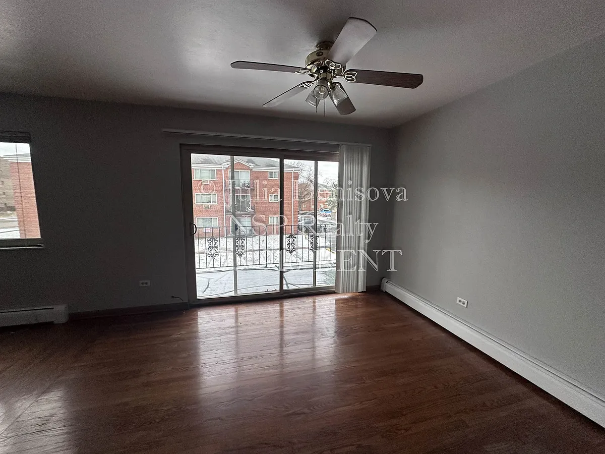 Building Photo - 1639 Oakwood Ave #2