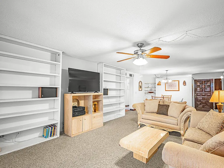 1500 NE 13th Ter #G6 — Photo 9
