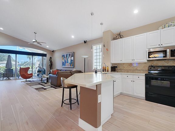 2nd image of 7148 CATALUNA Circle