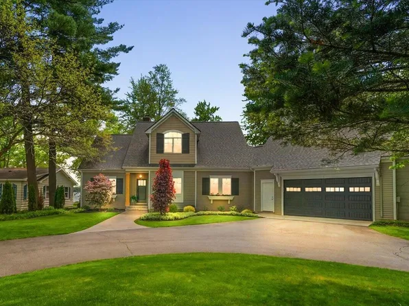 3343 N Shore Dr, Pierson, MI 49339