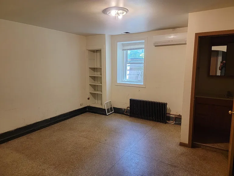 79 W Broadway St — Photo 7