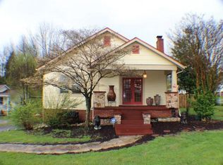 3832 Summitt Dr, Kingsport, TN 37664