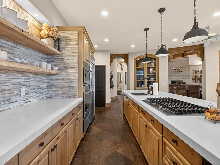 2375 Clubhouse Dr — Photo 27