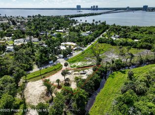 1107 River Rd, North Fort Myers, FL 33903