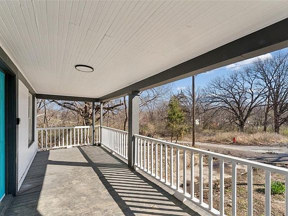 4th image of 5822 Agnes Ave