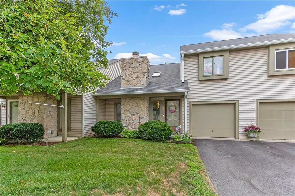 2465 Spring Hill Ct photo 1